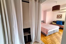 CRIKVENICA - GARSONIJERA 2. RED OD PLAŽE!, Crikvenica, Appartment