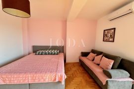 Crikvenica, predivna garsonijera 70 metara od mora, Crikvenica, Flat