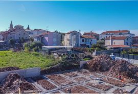 Poreč, luksuzan stan u prizemlju s bazenom i dvorištem!, Poreč, Appartement