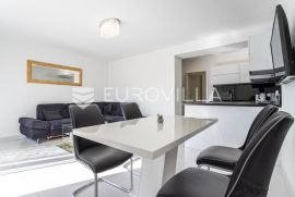 Trogir, moderan jednosoban stan s pogledom na more, Trogir, Appartment