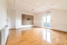 Zagreb, Lučko, prostrani novi četverosoban stan, NKP 110 m2 + GPM, Zagreb, Apartamento