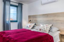 Otok Krk, Punat - predivan apartman s bazenom, Punat, Kвартира