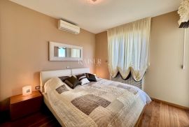 Opatija, Ičići – Trosoban stan s garažom 250 m od mora, Opatija - Okolica, Appartement