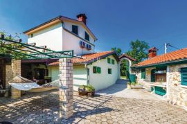 Opatija, Mošćenička Draga - prilika, kuća s bazenom i okućnicom 980 m2, Mošćenička Draga, House