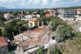 VIŠKOVO, MARINIĆI- građevinsko zemljište 1700m2 za stambenu zgradu - stanove/ obiteljsku kuću, Viškovo, Zemljište