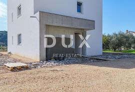 OTOK RAB, KAMPOR - PRILIKA! Novogradnja, 2S+DB, parking, okućnica, pogled more, Rab, Kвартира