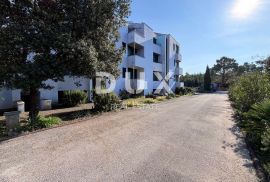 ZADAR, ZATON - Moderno uređen apartman s garažom 150 m od mora, Nin, شقة