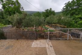 Imotski Runović kamena kuća 250 m2 sa uređenom okućnicom, Imotski, Famiglia