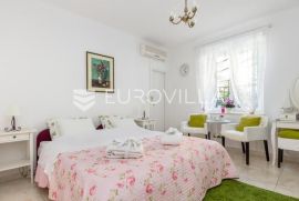 Split, Plokite - namješten stan u prizemlju s vrtom i garažom, Split, Apartamento