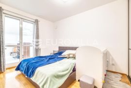 Zagreb, Medveščak, trosoban stan sa zimskim vrtom, terasom i garažom NKP 124 m2, Zagreb, Wohnung