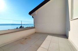 STAN SA PANORAMSKIM POGLEDOM U 3. REDU OD MORA, Crikvenica, Appartment