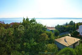 STAN SA PANORAMSKIM POGLEDOM U 3. REDU OD MORA, Crikvenica, Appartment