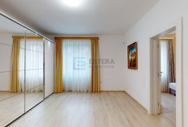 Stan PRODAJA Heinzelova, 90 m2, 3s, visoko prizemlje, vrt, garaža, Zagreb, Apartamento