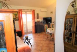 Rovinj,namješteni stan-69m2- na savršenoj lokaciji +parking, Rovinj, Daire