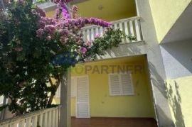 Apartmanska kuća sa 3 apartmana od 150 m2, Privlaka Zadar, Privlaka, Σπίτι