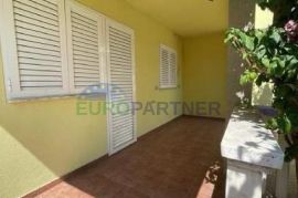 Apartmanska kuća sa 3 apartmana od 150 m2, Privlaka Zadar, Privlaka, Σπίτι