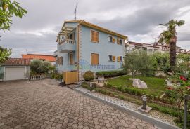 Apartmanska kuća s 4 apartmana, Poreč, 3km od mora, Poreč, Σπίτι