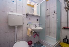 Apartmanska kuća s 4 apartmana, Poreč, 3km od mora, Poreč, Σπίτι