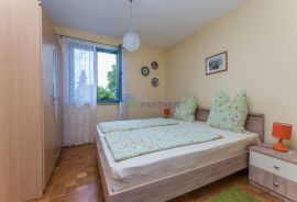 Apartmanska kuća s 4 apartmana, Poreč, 3km od mora, Poreč, Σπίτι