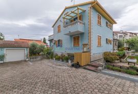 Apartmanska kuća s 4 apartmana, Poreč, 3km od mora, Poreč, Σπίτι