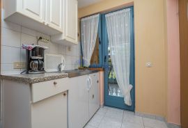 Apartmanska kuća s 4 apartmana, Poreč, 3km od mora, Poreč, Σπίτι