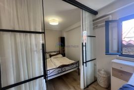 Istra, Novigrad, renovirana kuća u centru grada sa tri apartmana, Novigrad, Casa