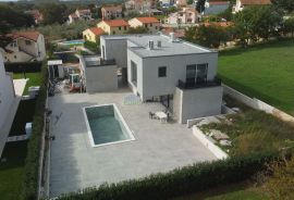 Moderna vila s bazenom, 7km od centra Poreča, Poreč, House