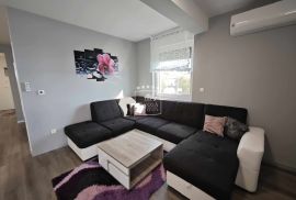 Diklo - 2.5 soban stan garaža vrt 50m od mora! 299500€, Zadar, Wohnung