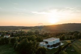 Istra, Grožnjan luksuzna dizajnerska vila, 682m2 novogradnja, Grožnjan, Kuća