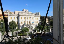 Prostrani stan u centru grada, Rijeka, شقة