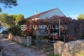 Brač, Milna, kuća uz more NKP 195 m2, Milna, Casa