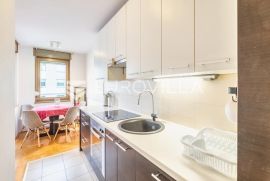 Zagreb, Crvenog Križa, dvosoban stan na 1. katu s liftom + PM, Zagreb, Apartamento