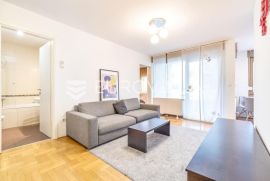 Zagreb, Crvenog Križa, dvosoban stan na 1. katu s liftom + PM, Zagreb, Apartamento