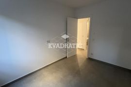 Crveni krst, Garaža, Prazan 55m2, VPR, terasa, Vračar, Коммерческая недвижимость