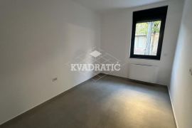 Crveni krst, Garaža, Prazan 55m2, VPR, terasa, Vračar, Коммерческая недвижимость