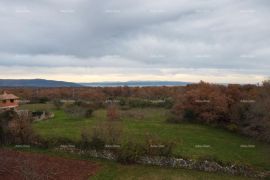 Građevinsko zemljište COKUNI, građevinski teren sa riješenim pristupnim putem i građevinskom dozvolom., Marčana, Terra