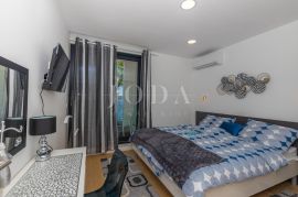 Selce, predivan apartman pored mora sa parkingom, Crikvenica, Wohnung