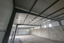 Osijek, Industrijska zona čepin, dva skladišta od 200 m2, 5 eur/m2, Osijek, Gewerbeimmobilie