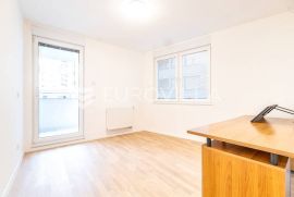 Zagreb, Avenija Dubrava prekrasan četverosoban stan 89m2 + GPM, Zagreb, Daire