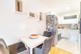 Zagreb, Vrbani III, prekrasan trosoban stan uz jezero Jarun, NKP 76 m2, Zagreb, Wohnung