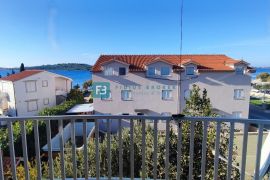 SRIMA, top lokacija, 75 m do plaže, pogled na more, terasa, Vodice, Appartment