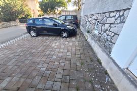 JADRANOVO - DVA NOVOUREĐENA STANA U BLIZINI PLAŽE, Crikvenica, Appartment