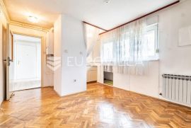 Zagreb, Maksimir, dvosoban stan 46 m2 u potkrovlju stambene zgrade, Zagreb, Wohnung