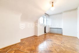 Zagreb, Maksimir, dvosoban stan 46 m2 u potkrovlju stambene zgrade, Zagreb, Wohnung