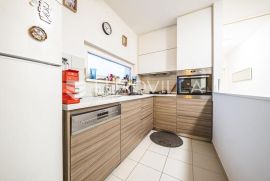 Zagreb, Odra, dvosoban Penthouse s dvije terase NKP 75 m2, Zagreb, Flat