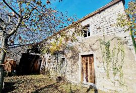 Istra,Oprtalj,okolica-Samostojeća kamena kuća s okućnicom, Oprtalj, Maison