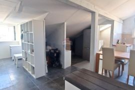 Rovinj, PRILIKA! Stan od 45 m2 u mirnom naselju, Rovinj, Flat