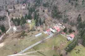 Lukovo, kuća sa velikom okućnicom na idiličnoj lokaciji, Vinodolska Općina, Ev