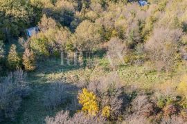 Bribir - zemljište pravilnog oblika u mirnom okruženju, Vinodolska Općina, Terra