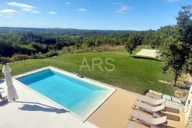 KUĆA S PANORAMSKIM POGLEDOM NA ISTARSKI PEJZAŽ, Motovun, Casa